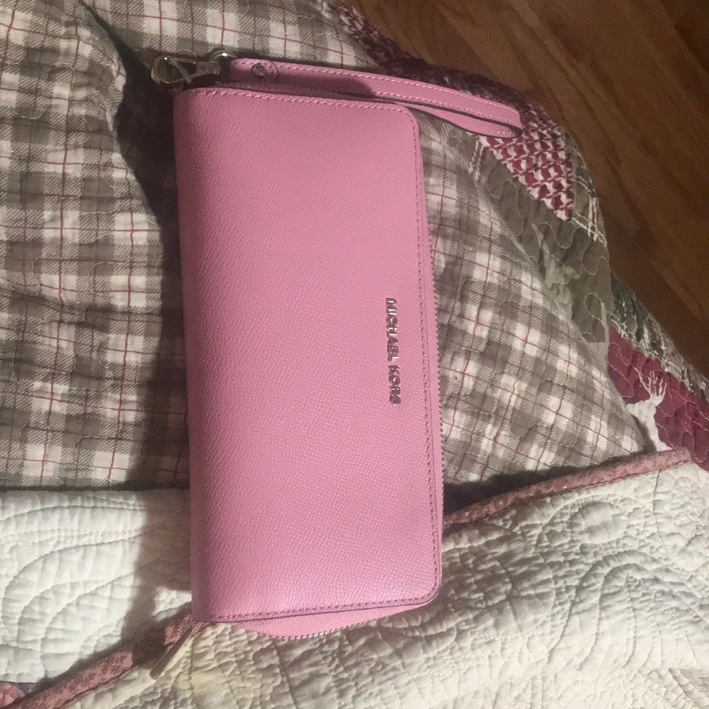 Mk wallet pink